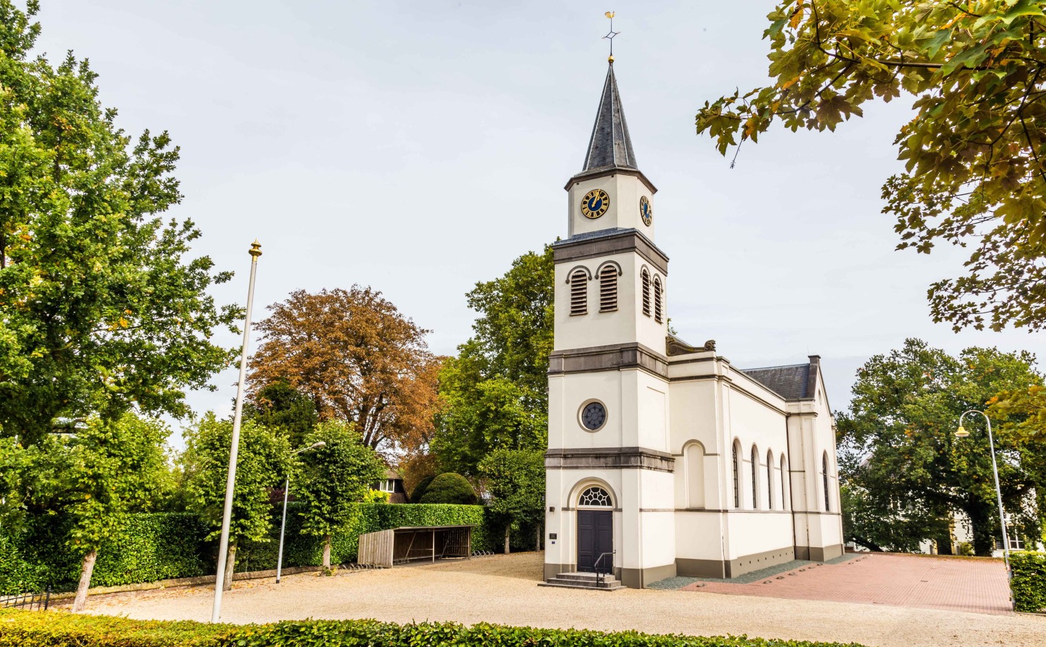 Beeld ter illustratie: Kerkgebouw Waardenburg (Hervormde Gemeente Waardenburg Neerijnen)